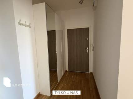 Odnowiona kawalerka z balkonem i piwnicą