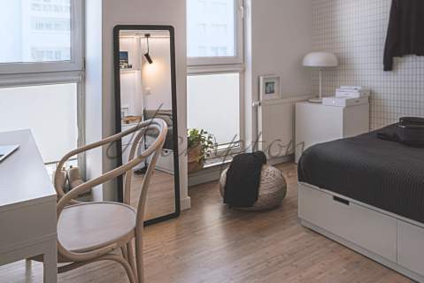 Nowoczesny apartament z dużym balkonem i recepcją
