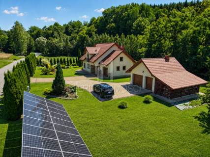 KOMFORTOWY DOM Z POMPĄ CIEPŁA, FOTOWOLTAIKĄ, WŁASNYM LASEM I...