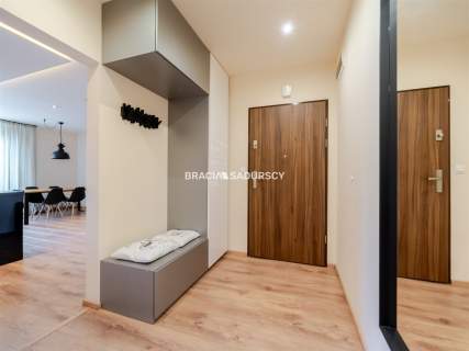 3 pokoje 77,05 m loggia garaż Piltza