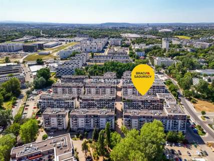 GUSTOWNE, ZADBANE 1-POKOJOWE Z DUŻYM BALKONEM