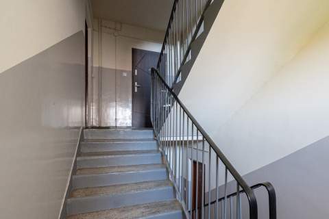 Na wynajem przytulna kawalerka z balkonem