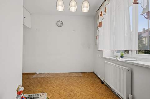   Huta Stara B   Niski czynsz   2 przestronne pokoje   