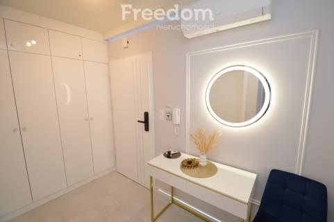 Nowy apartament z balkonem.