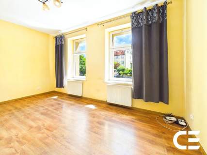 67 M 3 pokoje parter kominek Bierutów