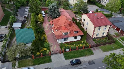 Dom z domkiem gościnnym i ogrodem Radom Staroopatowska