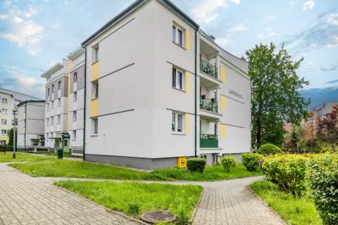 Komfortowe mieszkanie na parterze z balkonem