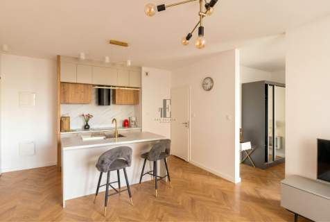 Dwa pokoje, urlokliwy balkon, nowe budownictwo