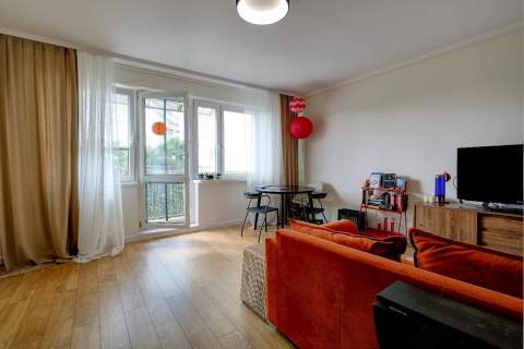 2 pokojowe, balkon, piwnica, niski budynek