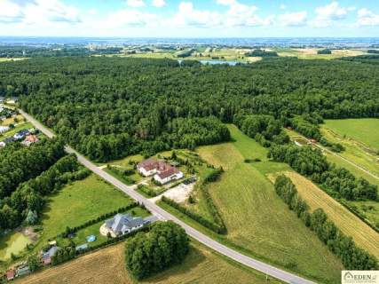 Sprzedam budynek o pow. użyt. 1200m2 na działce ok.2,5 Ha pod...