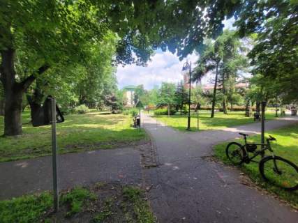 Swietny układ w kultowej lokalizacji.