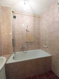 4 pokoje zabudowany balkon parking dwustronne