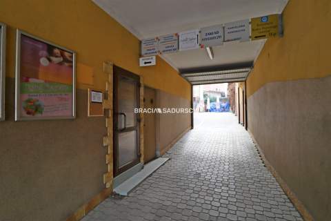 Nieruchomość komercyjna na sprzedaż, 350 m2, Miechów