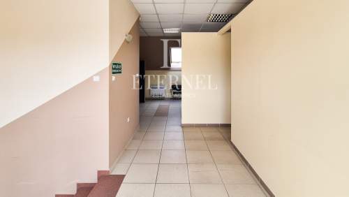 Dwupoziomowy lokal komercyjny 100m2 z parkingiem