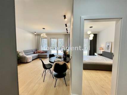 NOWY PIĘKNIE URZĄDZONY APARTAMENT Z OGRÓDKIEM 