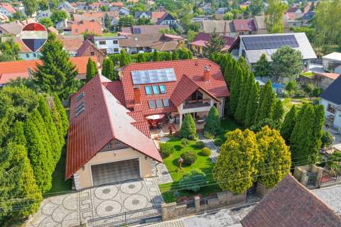 Przestronny dom z basenem