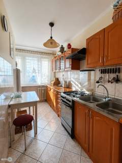 2 pokoje, Sady, loggia, winda, oddzielna kuchnia