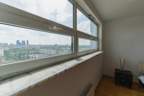 Apartament z panoramicznym widokiem na Warszawę