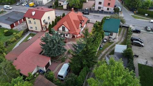 Dom z domkiem gościnnym i ogrodem Radom Staroopatowska
