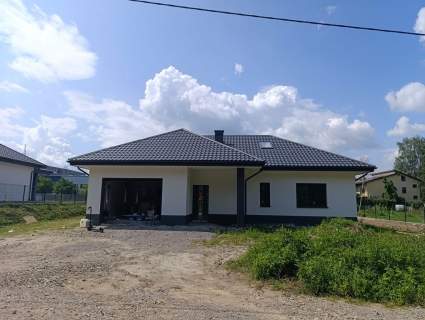 Dom willa z antresolą działka 16 arów.