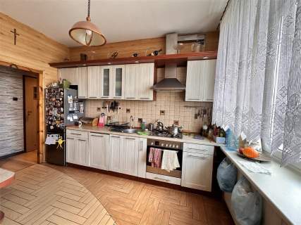 Kamienica 3 pok Pl. Szembeka