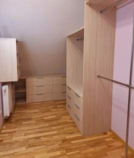 Dom z garażem na południu Wrocławia, cicha okolica.