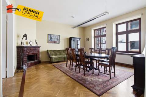 Lokal na siedzibę formy, idealny na kancelarie
