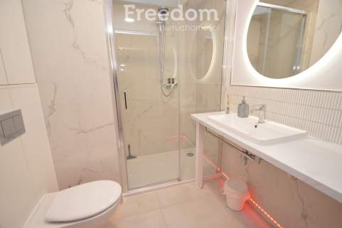 Nowy apartament z balkonem.