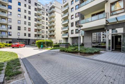 Jasny Apartament 77 m2 - 2 pok - Taras 65m2 - Wola