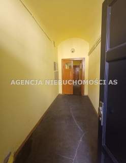 PRZESTRONNE W CENTRUM SKAWINY