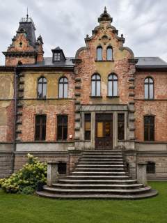 Zabytkowy pałac 1 160 m 2,57 ha parku Wrocław