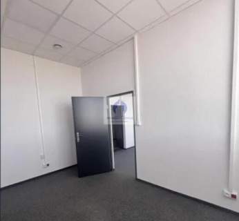 Włochy lokal biurowy 30,80 m2 do wynajęcia
