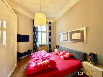 Przestronny apartament z balkonem w Kamienicy