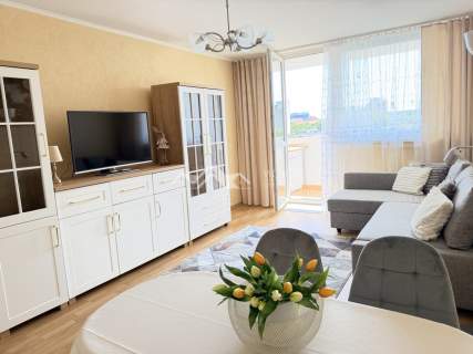 Naprzeciw Sky Tower/balkon/pokoje od podwórza