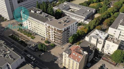 PARTEROWY LOKAL Z DUŻYMI WITRYNAMI GDYNIA CENTRUM