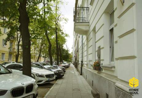 Dwa obszerne pokoje w centrum Mokotowa