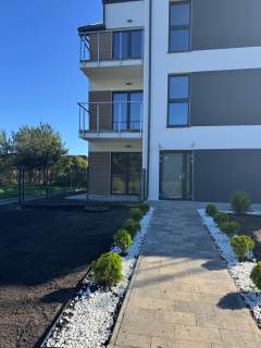 Ostatni apartament nad jeziorem z ogródkiem