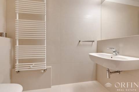 Apartament zaadoptowany na kancelarię w Transatlan