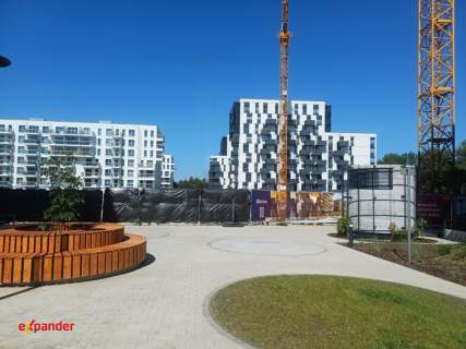 Wschód - duża loggia -widok na plac miejski