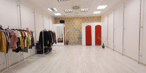 Lokal handlowy w Parku 111 na sprzedaż 