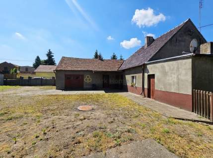 Siedlisko - Mórka / Śrem. Dom budynki gosp.