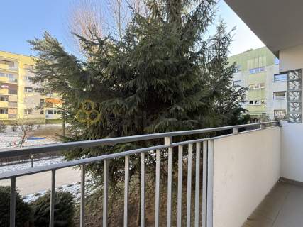 Parter, duży balkon, do wejścia Ul. Rejtana