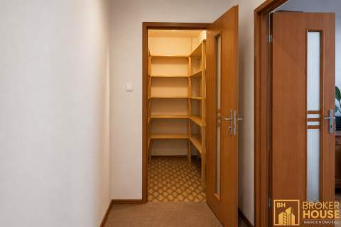 UROKLIWY LOKAL MIESZKALNY Z OGRÓDKIEM I WIDOKIEM NA LAS