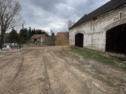 Dom z zabudowaniami gospodarczymi i działką 0,94ha