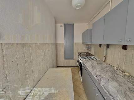 2 pokoje do remontu, 37,7 m , balkon francuski
