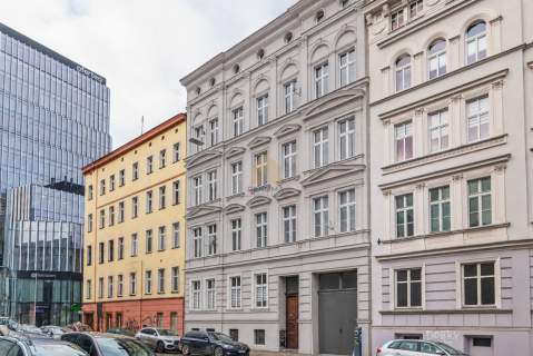 3 pokoje parking centrum komórka