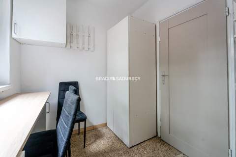 200m2 usługowo-magazynowego, duży parking