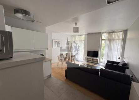46m2 z dużym balkonem w apartamentowcu na Starym Mieście