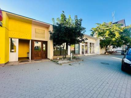 Lokal 60 m z witrynami blisko centrum Strzelina