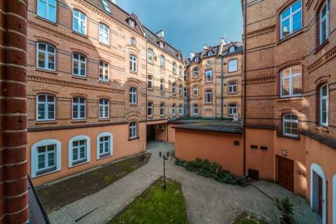 Jasna kawalerka - Wolności 40A, Śródmieście
